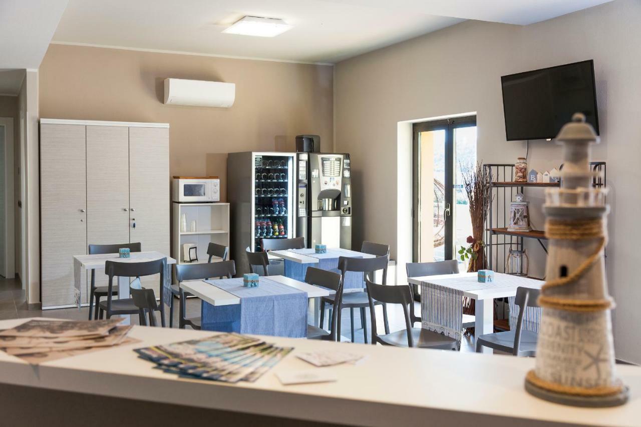 Cisano sul Neva Riviera Hub酒店 外观 照片